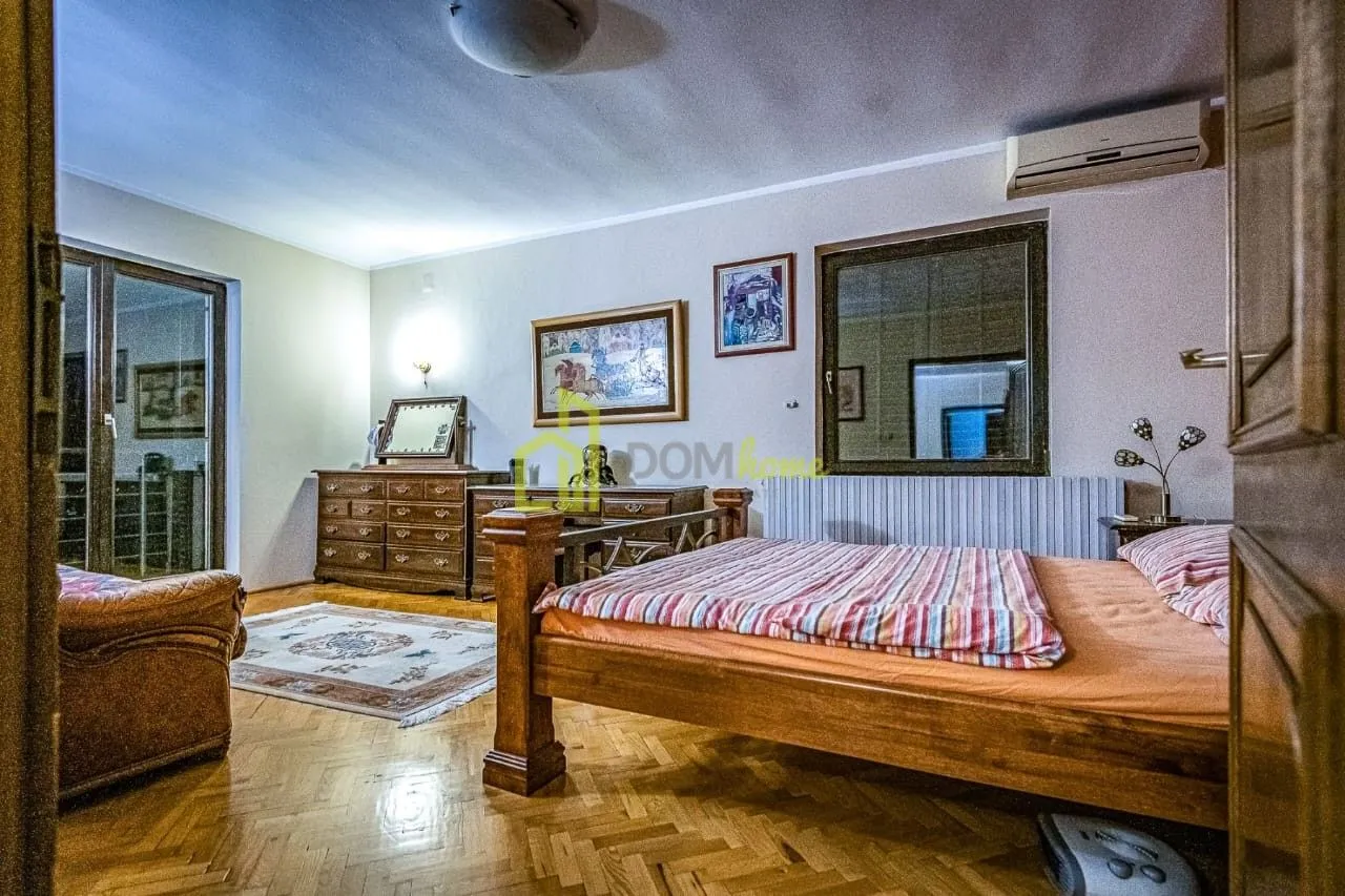 Sale, house, 280m², Masline, Podgorica