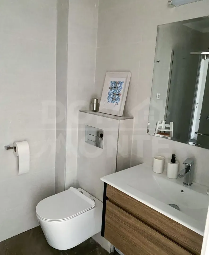 Izdavanje, jednosoban stan, 40m², Tivat, Crna Gora