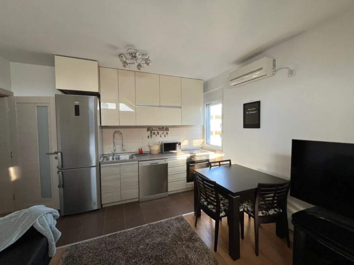Izdavanje, dvosoban stan, 60m², Dalmatinska ulica, Podgorica