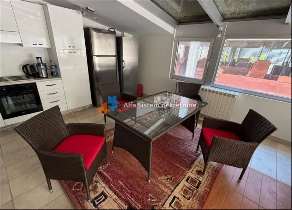 Izdavanje, stan, 170m², Savski Venac, Beograd