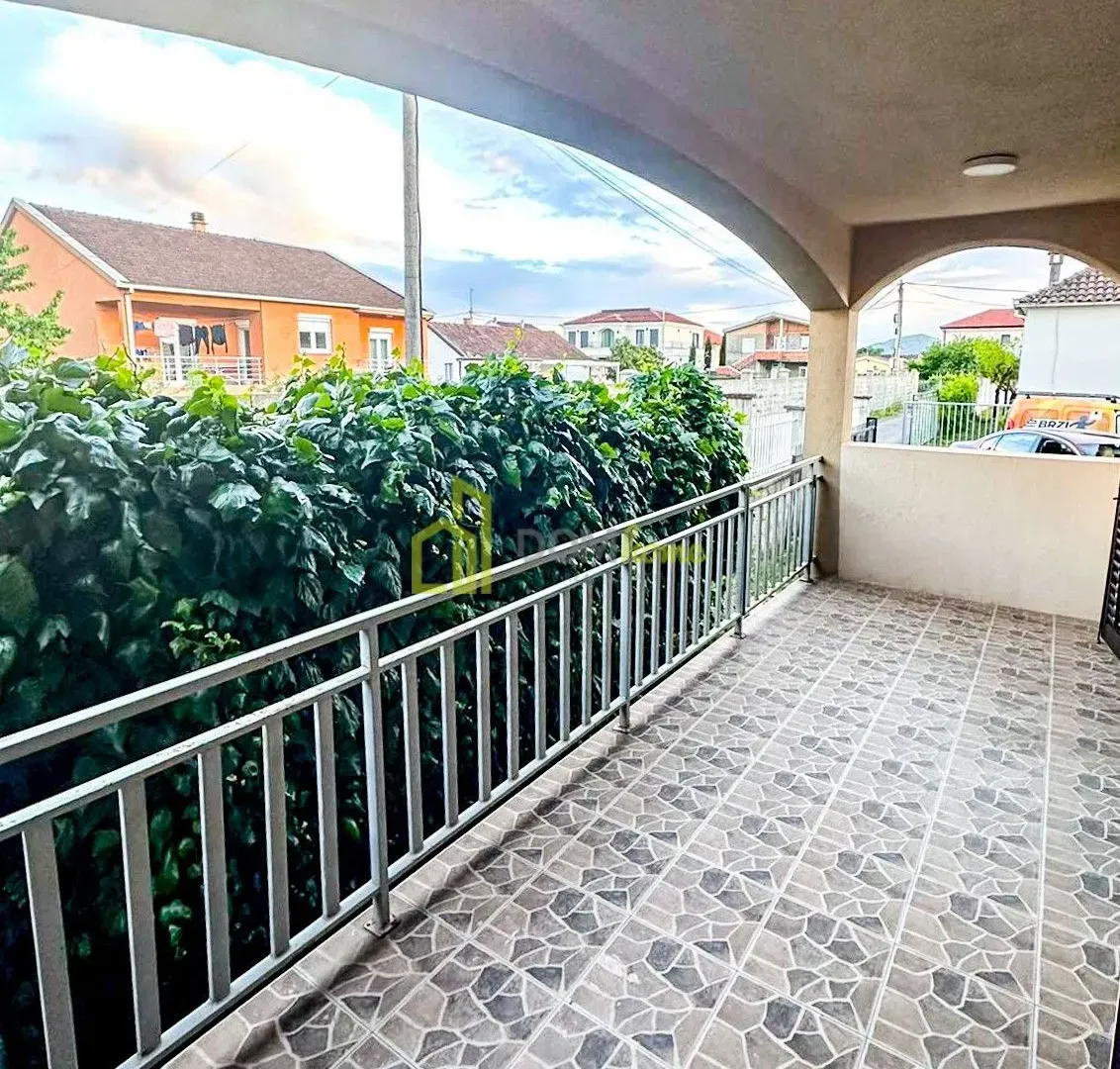 Rent, house, 160m², Gornja Gorica, Podgorica