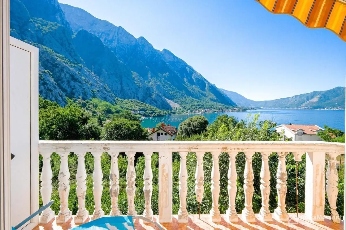 Prodaja, dvosoban stan, 53m², Orahovac, Kotor