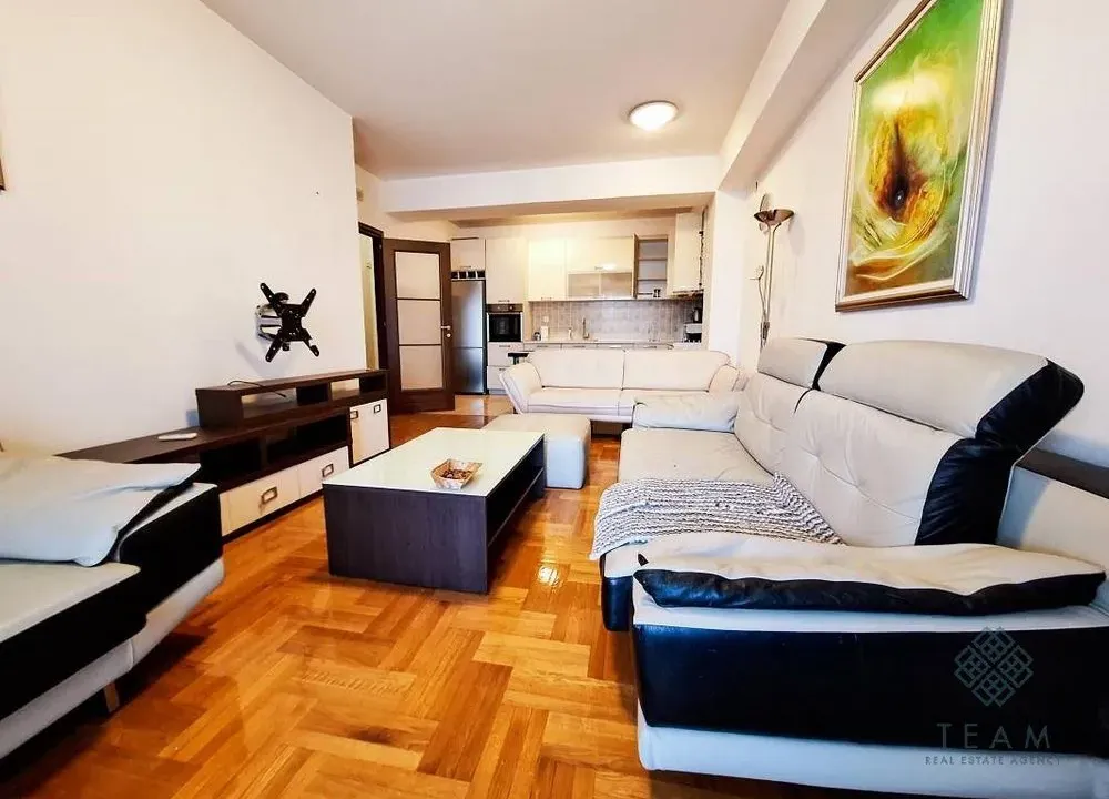 Izdavanje, trosoban stan, 95m², City Kvart, Podgorica