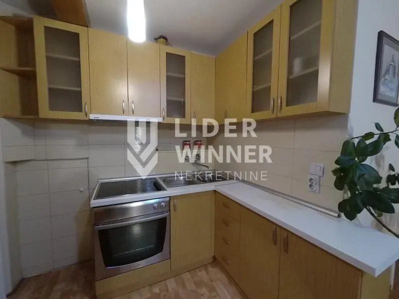 Prodaja, trosoban stan, 85m², Kalenić Pijaca, Vračar Sve Podlokacije