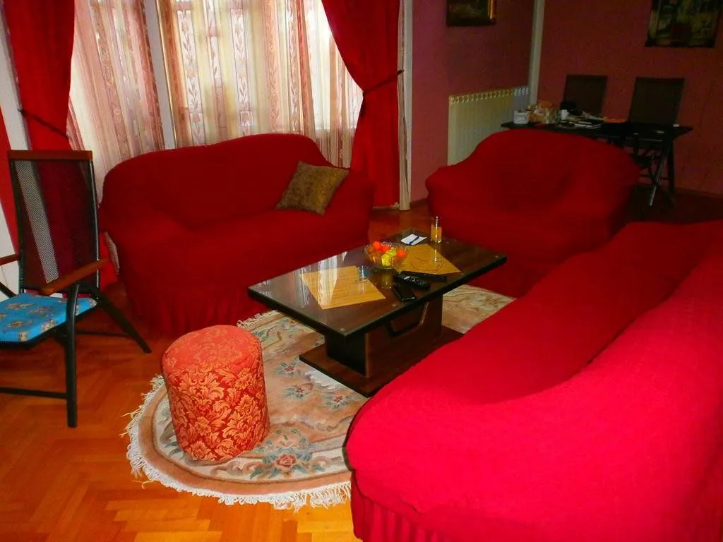 Izdavanje, kuća, 130m², Zabjelo, Podgorica