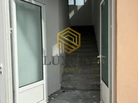 Izdavanje, poslovni prostor, 350m², Golubovci, Podgorica - image 4