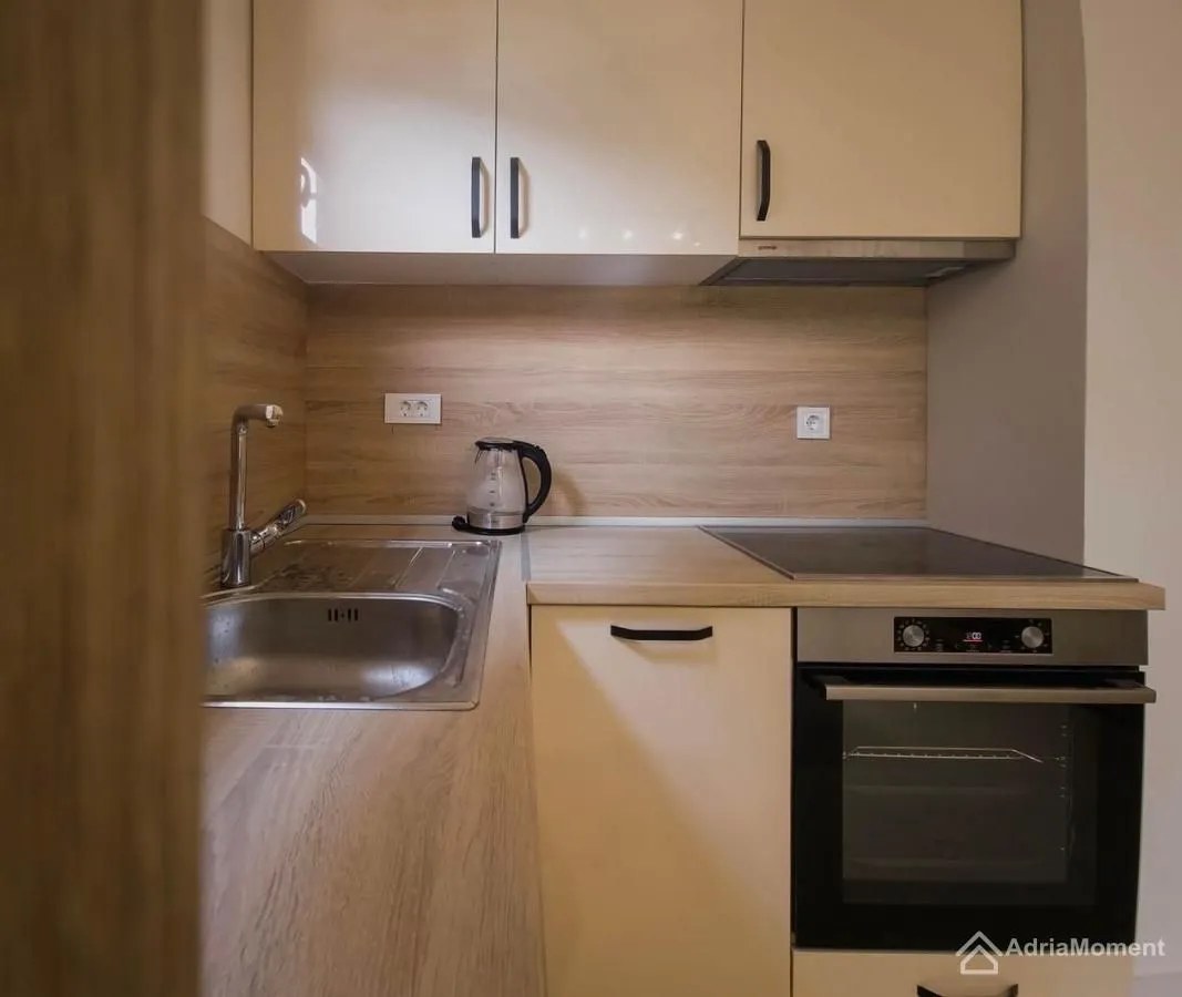 Prodaja, garsonjera, 46m², Dobrota, Kotor