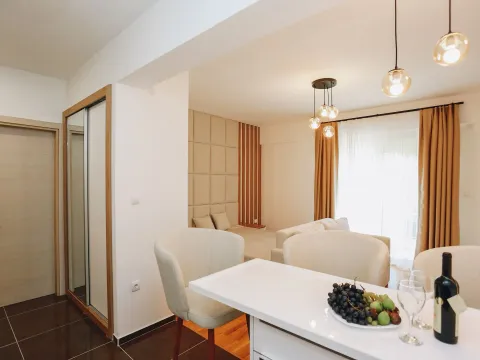 Daily-rent, one bedroom apartment, 36m², Bečići, Budva - image 15