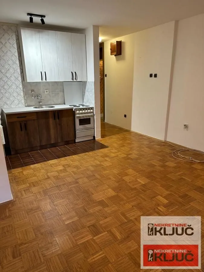 Prodaja, garsonjera, 27m², Novo naselje, Novi Sad