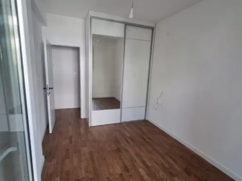Izdavanje, jednosoban stan, 46m², Stari Aerodrom, Podgorica - image 2