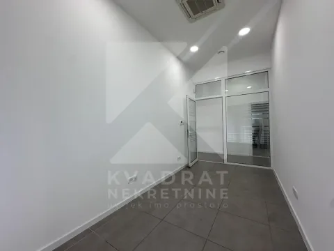 Izdavanje, poslovni prostor, 362m², Ljubović, Podgorica - image 22