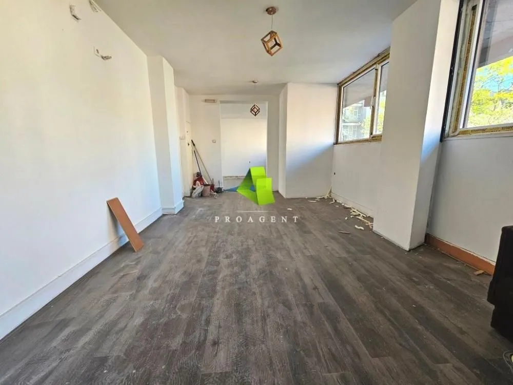 Rent, office space, 156m², Medijana, Niš