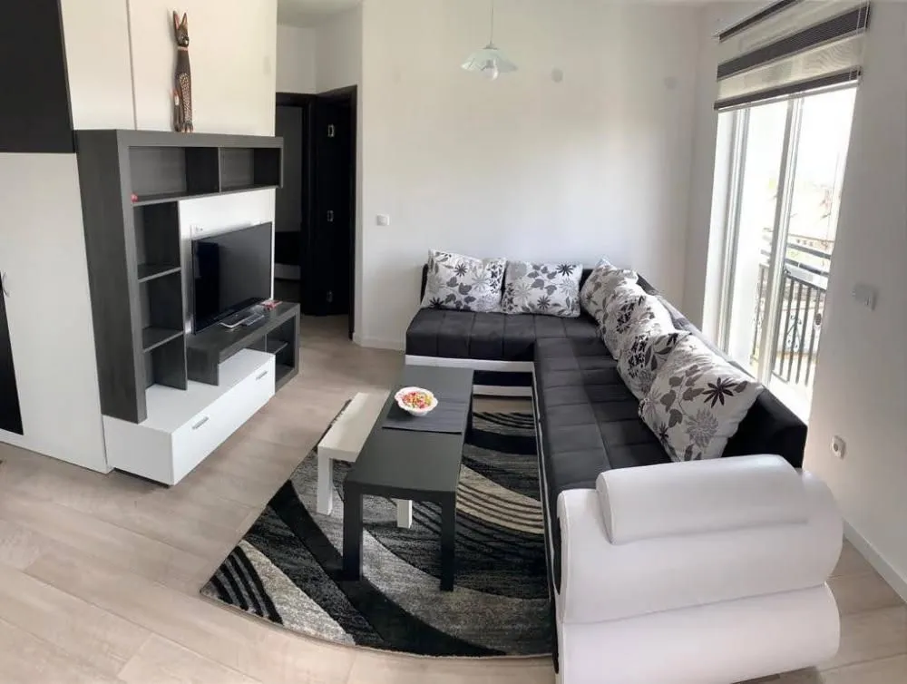 Izdavanje, trosoban stan, 60m², Zvezdara Sve Podlokacije, Beograd