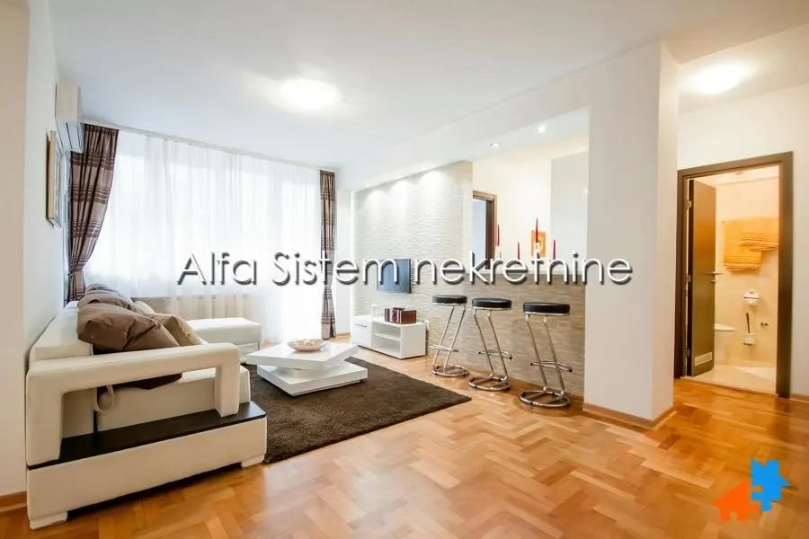 Izdavanje, dvosoban stan, 60m², Stari Grad, Beograd