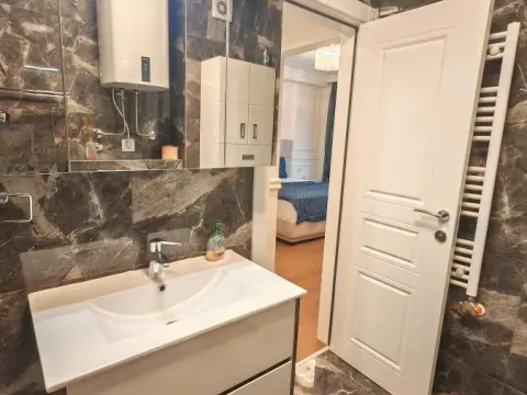 Izdavanje, trosoban stan, 96m², Đeram Pijaca, Beograd - image 15