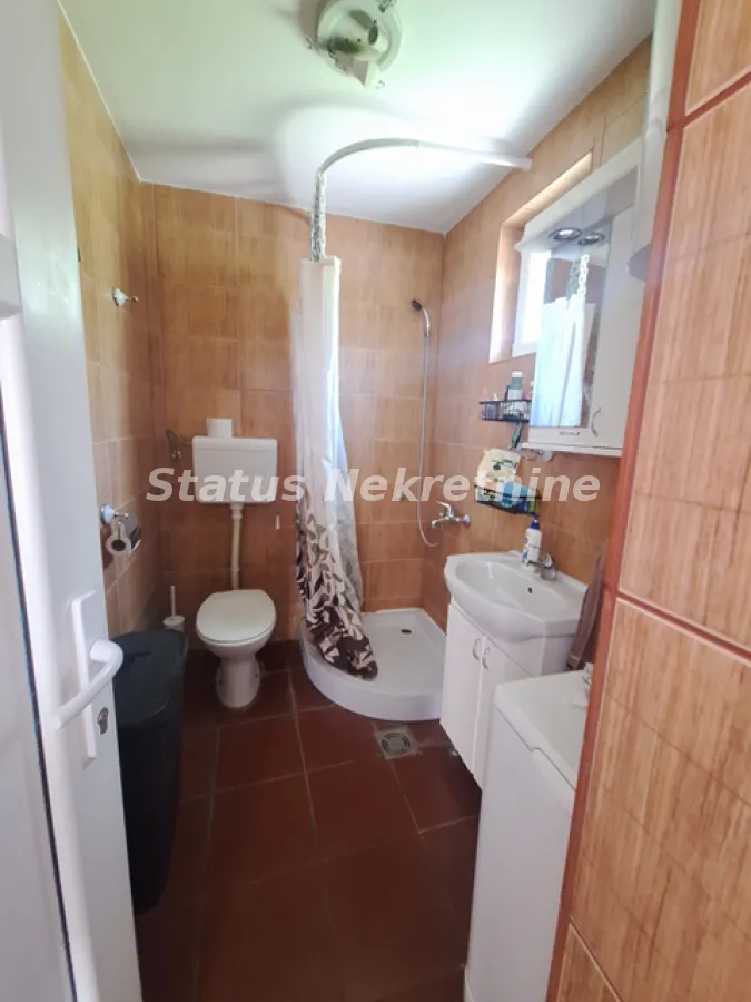 Izdavanje, dvosoban stan, 60m², Salajka, Novi Sad Sve Podlokacije