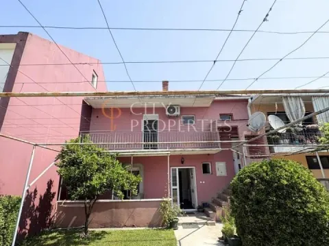 Prodaja, kuća, 178m², Stari Aerodrom, Podgorica - image 1