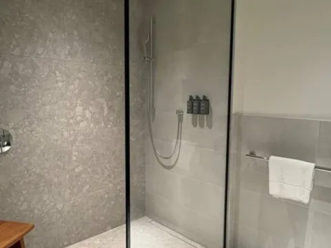 Prodaja, jednosoban stan, 90m², Boka Place, Tivat - image 6