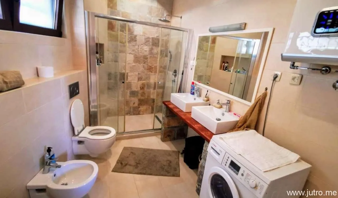 Sale, house, 93m², Rijeka Reževići, Budva