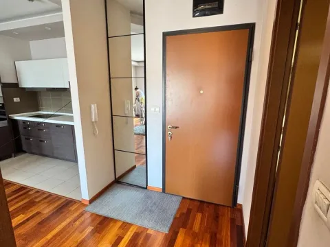 Rent, one bedroom apartment, 53m², City Kvart, Podgorica - image 4