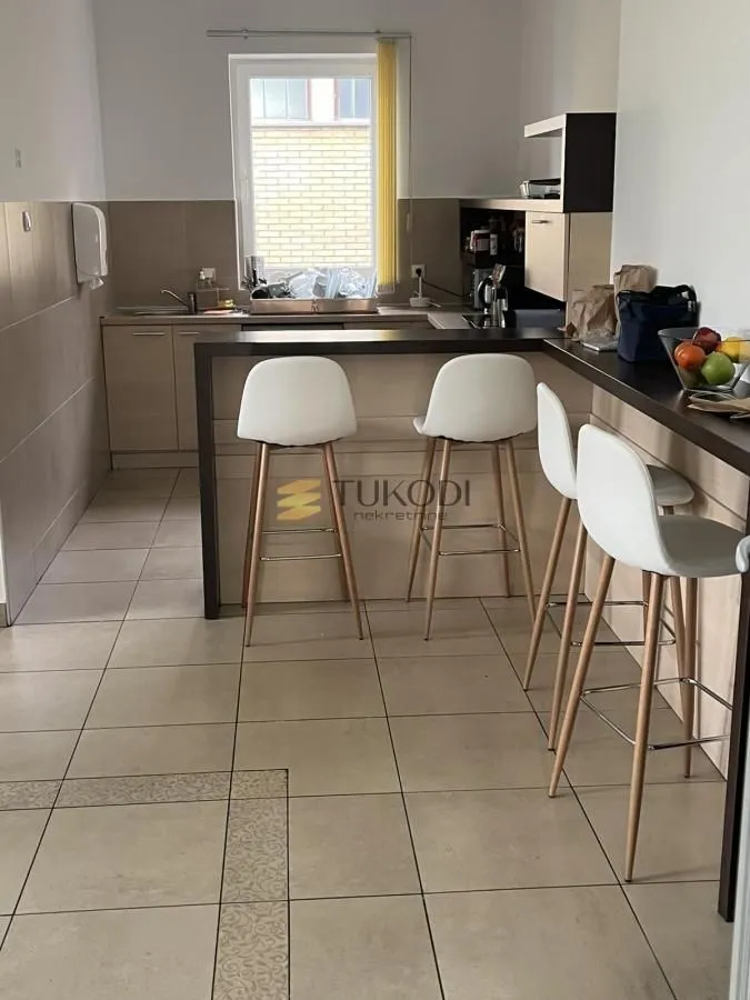 Rent, office space, 780m², Novo naselje, Novi Sad