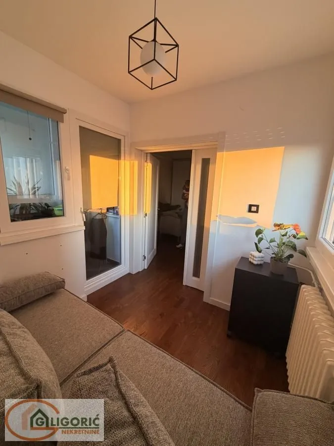 Prodaja, jednosoban stan, 42m², Zemun Sve Podlokacije, Beograd