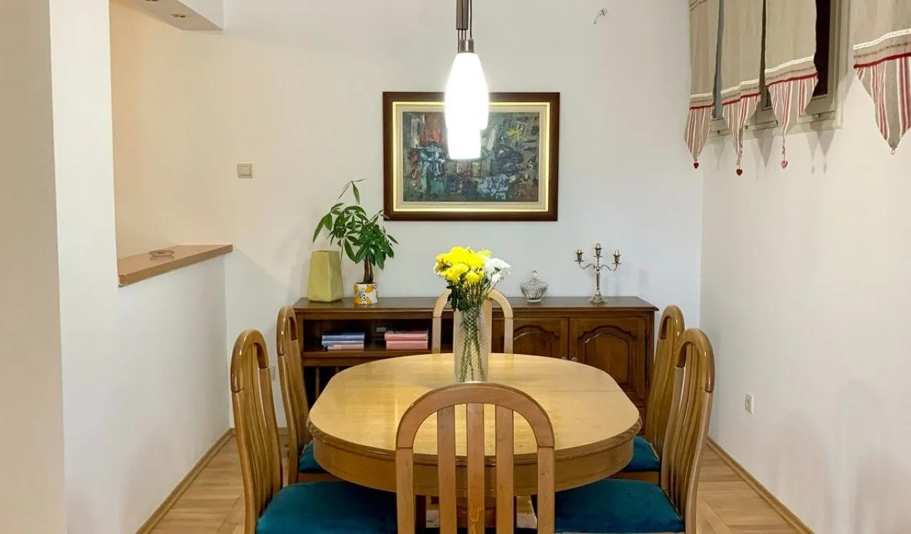 Izdavanje, trosoban stan, 110m², Gorica C, Podgorica