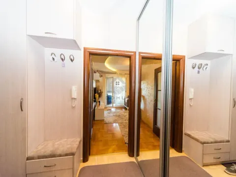 Sale, two bedroom apartment, 70m², Stari Aerodrom, Podgorica - image 14