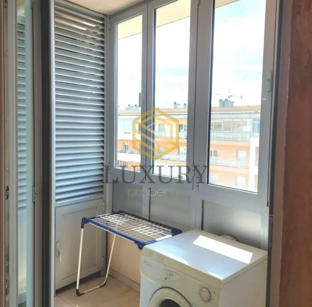 Izdavanje, dvosoban stan, 88m², City Kvart, Podgorica