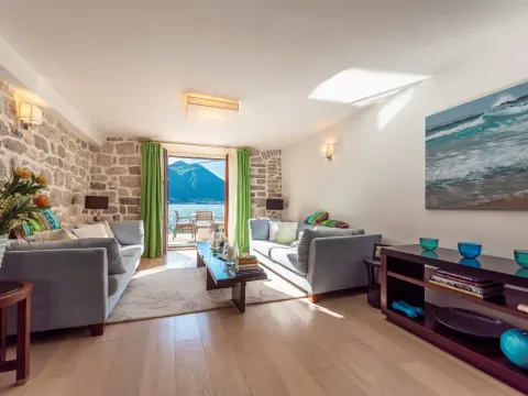 Prodaja, kuća, 232m², Kotor, Crna Gora - image 16