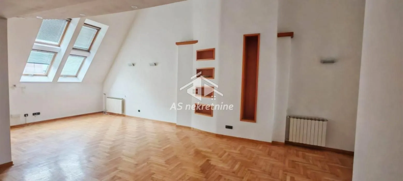Prodaja, stan, 207m², Kalenić Pijaca, Vračar Sve Podlokacije