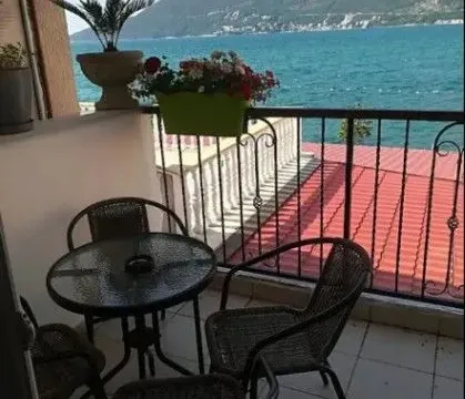 Izdavanje, jednosoban stan, 45m2, Igalo, Herceg Novi Izdavanje, jednosoban stan, 45m2, Igalo, Herceg Novi