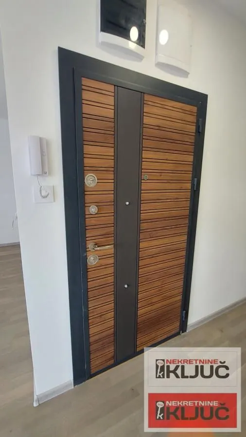 Prodaja, četvorosoban stan, 78m², Sremska Kamenica, Petrovaradin