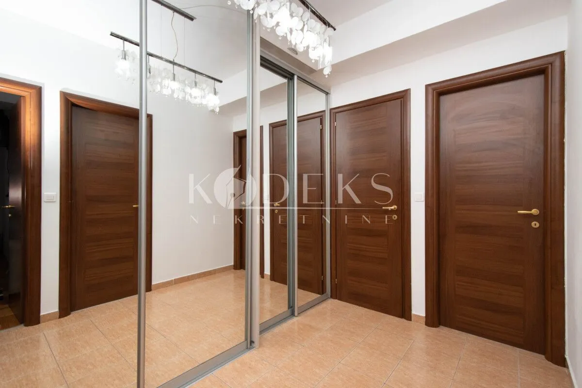 Rent, three bedroom apartment, 92m², City Kvart, Podgorica