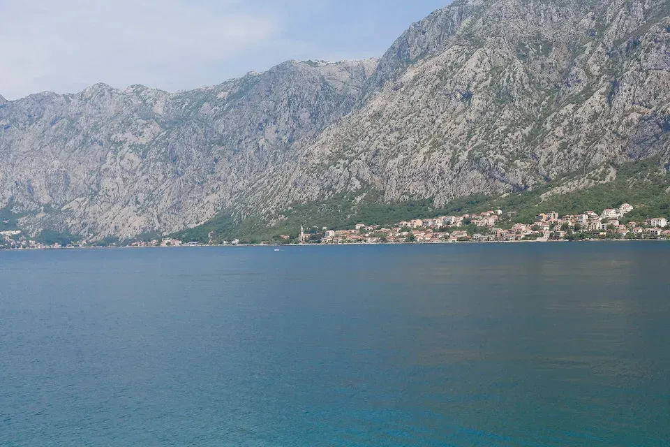 Prodaja, kuća, 450m², Prčanj, Kotor