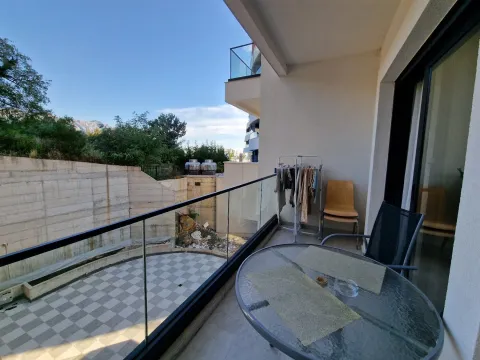 Izdavanje, jednosoban stan, 43m², Bečići, Budva - image 14
