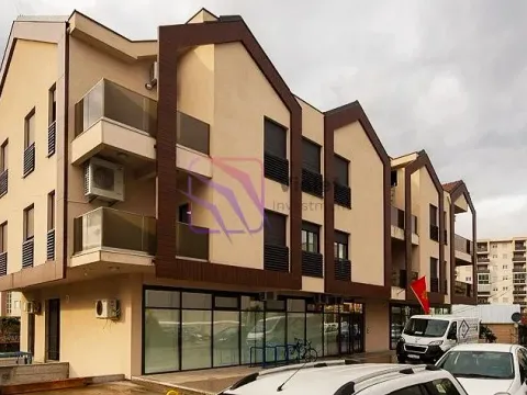 Izdavanje, dvosoban stan, 56m², City Kvart, Podgorica - image 1