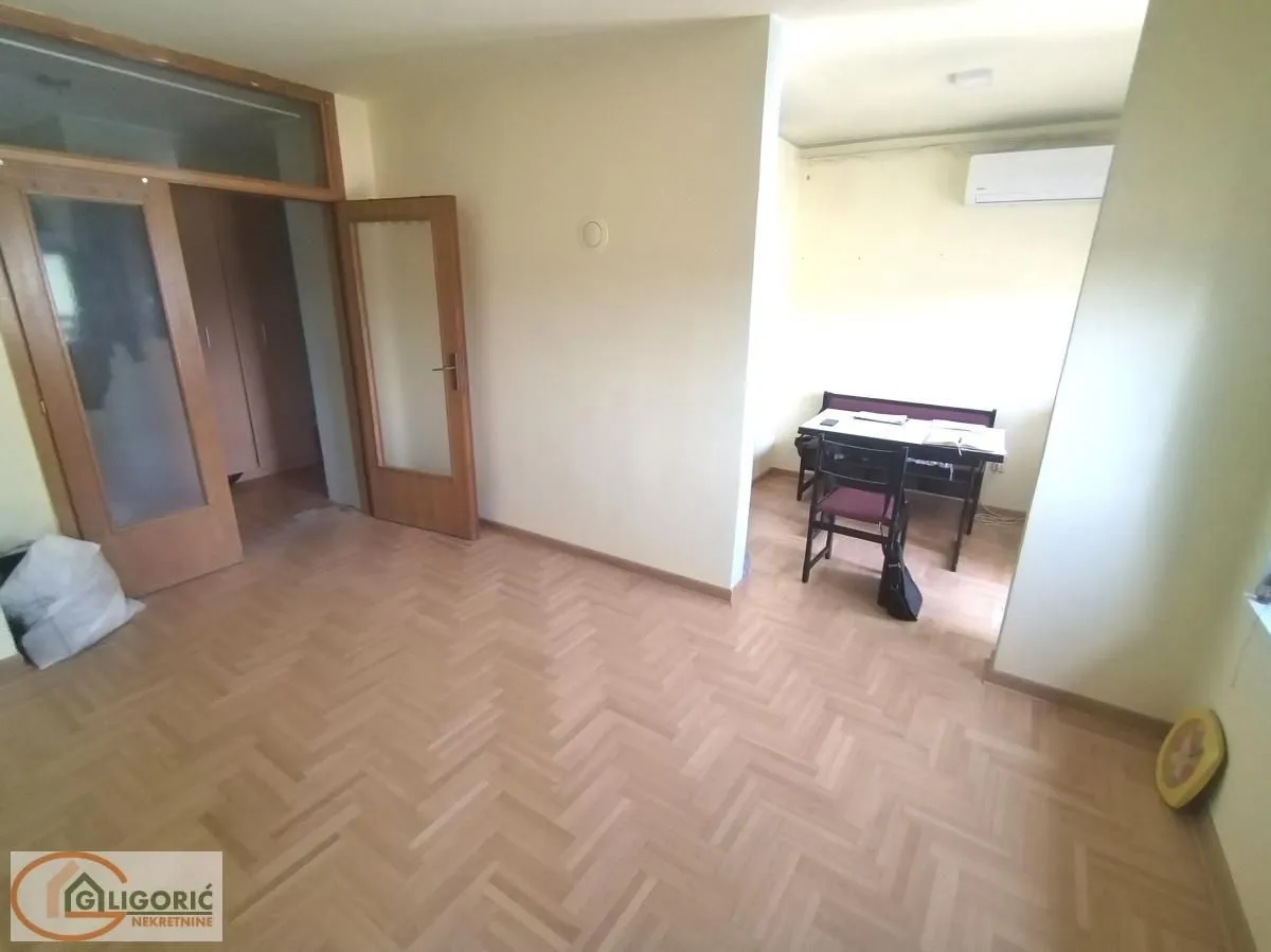 Prodaja, dvosoban stan, 58m², Banovo Brdo, Beograd