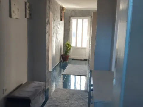 Izdavanje, dvosoban stan, 90m², Cetinje, Crna Gora - image 2