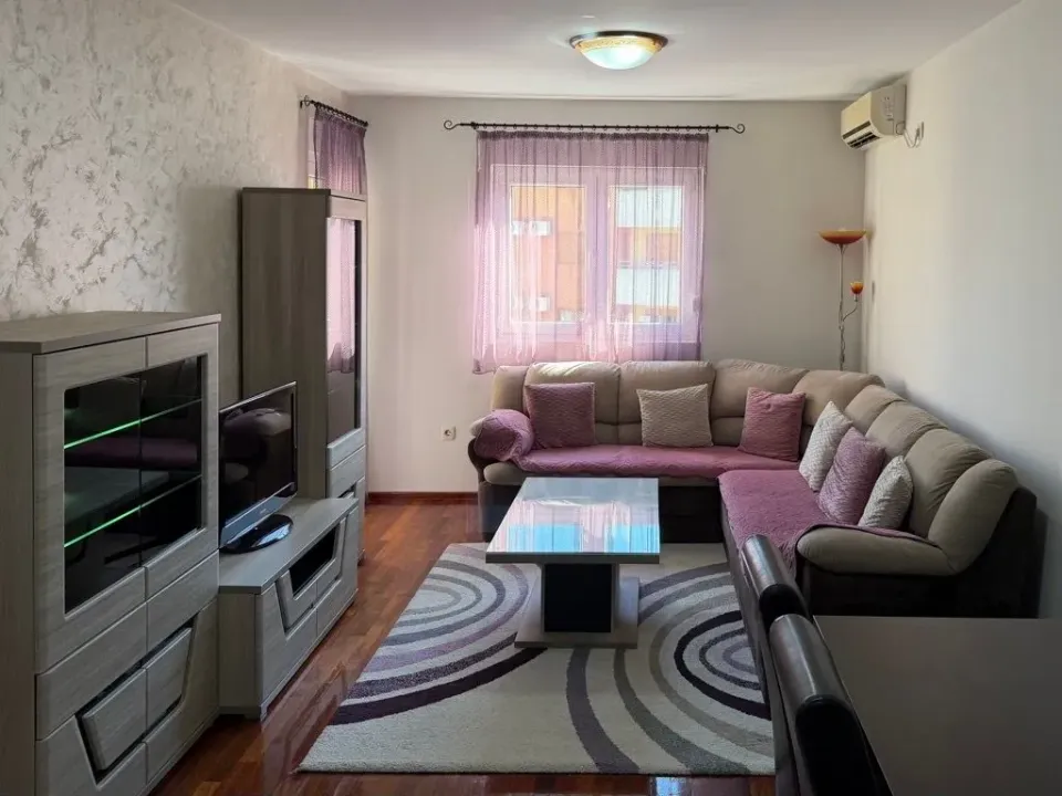 Rent, one bedroom apartment, 45m², Stari Aerodrom, Podgorica