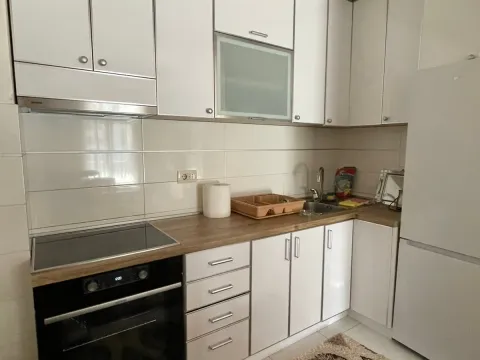 Izdavanje, trosoban stan, 40m², Stari Aerodrom, Podgorica - image 6