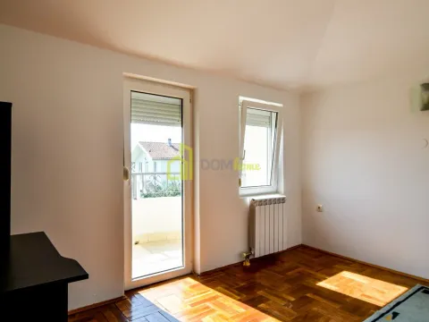 Izdavanje, kuća, 185m², Tološi, Podgorica - image 5