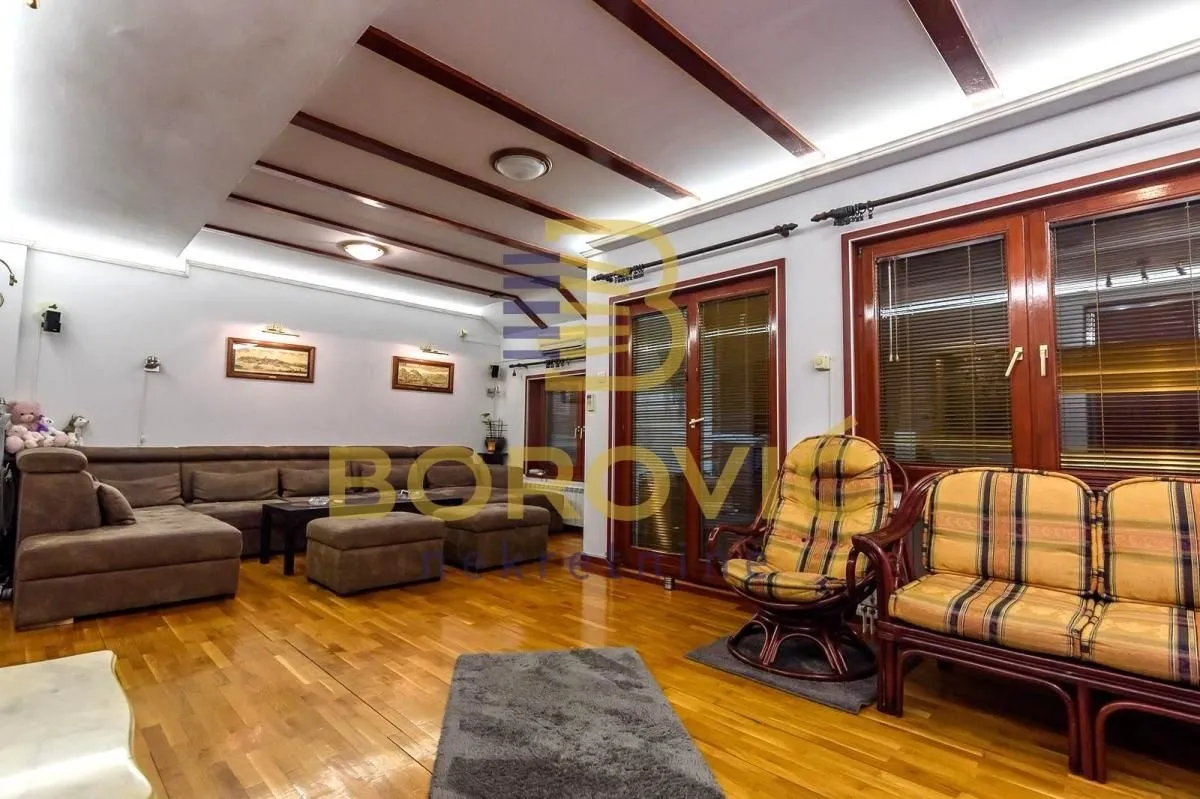 Sale, four bedroom apartment, 104m², Stari Grad, Beograd