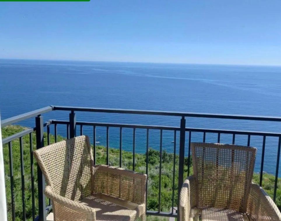 Daily-rent, two bedroom apartment, 80m², Reževići, Budva