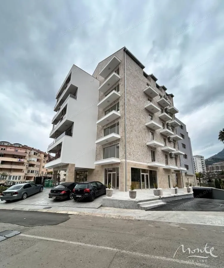 Prodaja, dvosoban stan, 82m², Budva, Crna Gora