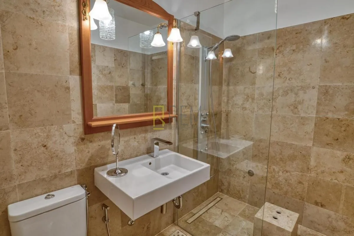 Prodaja, dvosoban stan, 90m², Gorica C, Podgorica