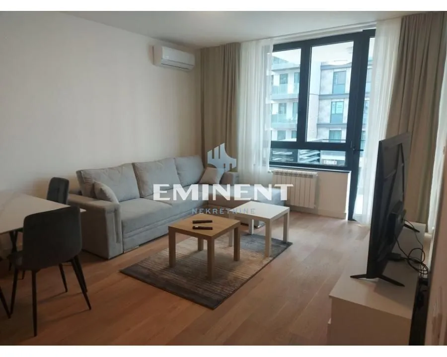 Izdavanje, dvosoban stan, 57m², Savski Venac, Beograd