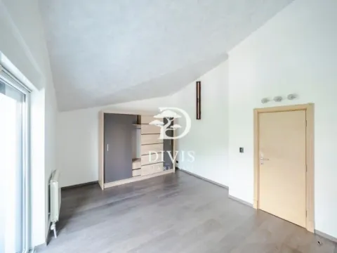 Prodaja, kuća, 209m², Kanarevo Brdo, Beograd - image 14