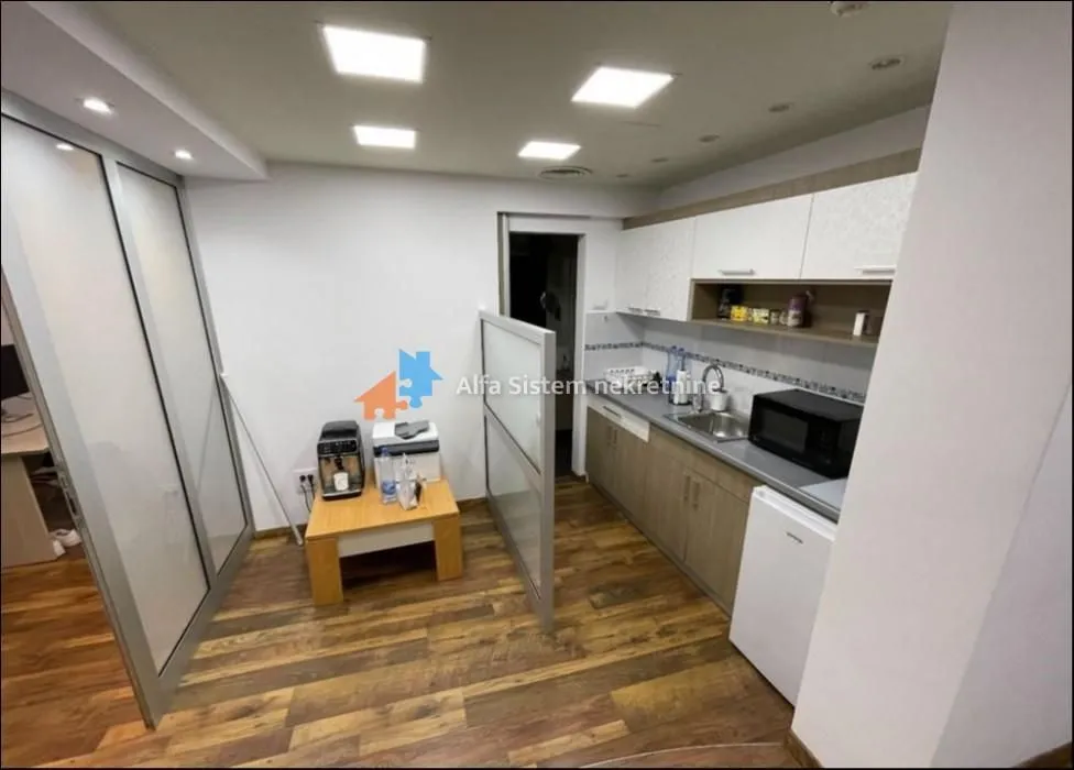 Rent, office space, 100m², Kalenić Pijaca, Vračar Sve Podlokacije
