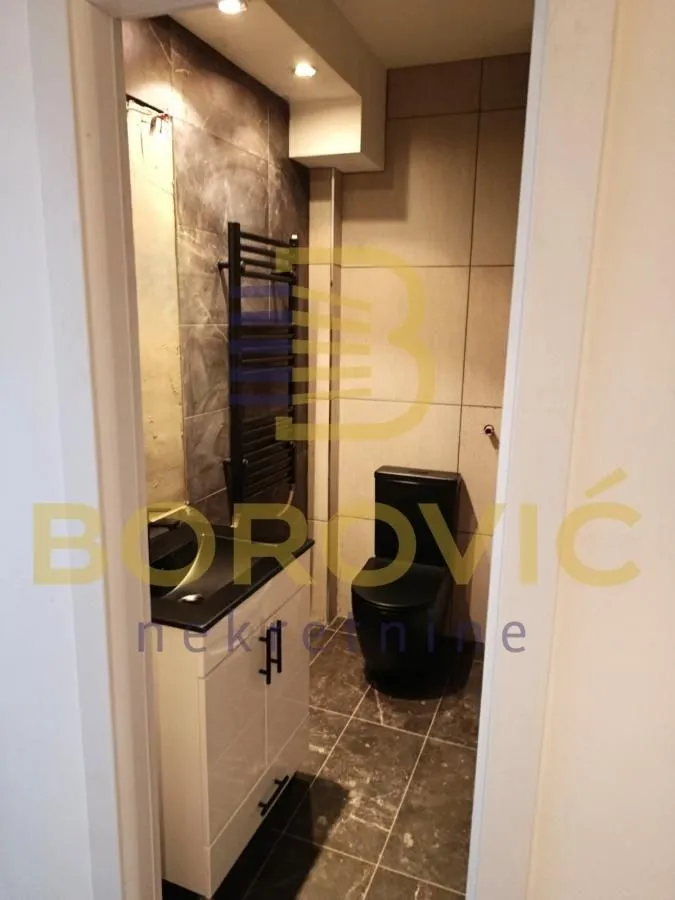 Prodaja, trosoban stan, 66m², Vračar Sve Podlokacije, Beograd